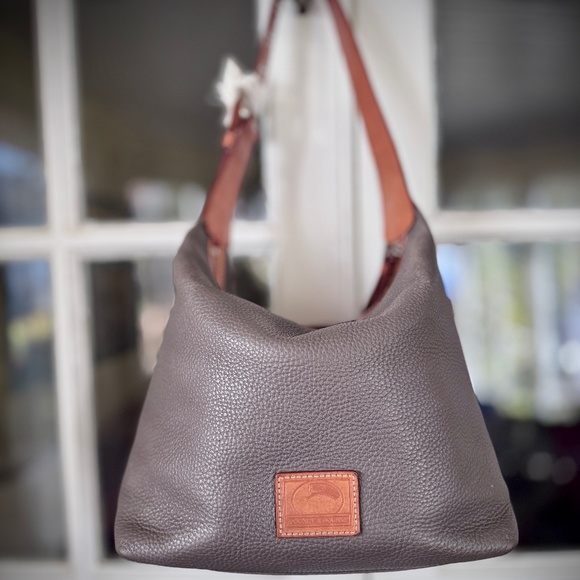 Dooney & Bourke Patterson Pebbled Leather Paige Sac Shoulder Bag Toupe & Tan EUC - Picture 10 of 15